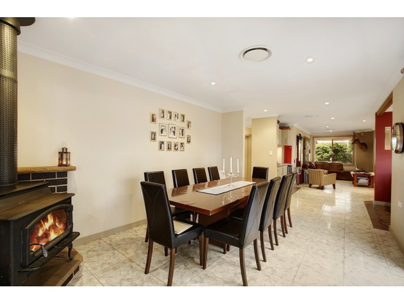 6 Station Street, Thirlmere NSW 2572