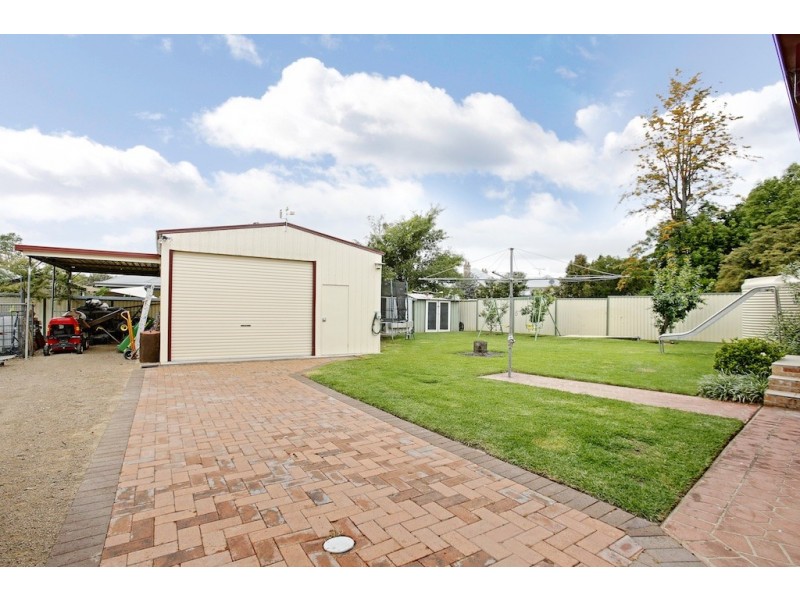 6 Station Street, Thirlmere NSW 2572