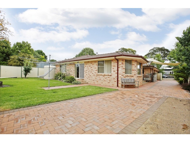 6 Station Street, Thirlmere NSW 2572
