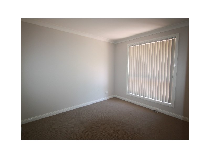 11/5-7 Winparra Close, Tahmoor NSW 2573