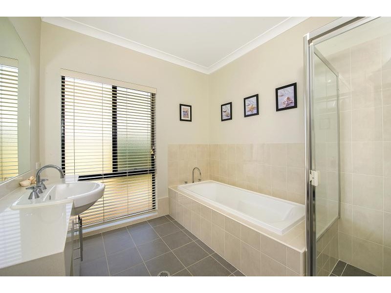 5 Kirkwood Chase, Wilton NSW 2571