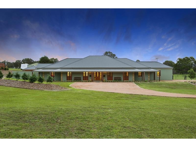 10 Hinkler Avenue, Bargo NSW 2574