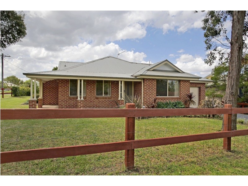 38 Castlereagh Street, Tahmoor NSW 2573