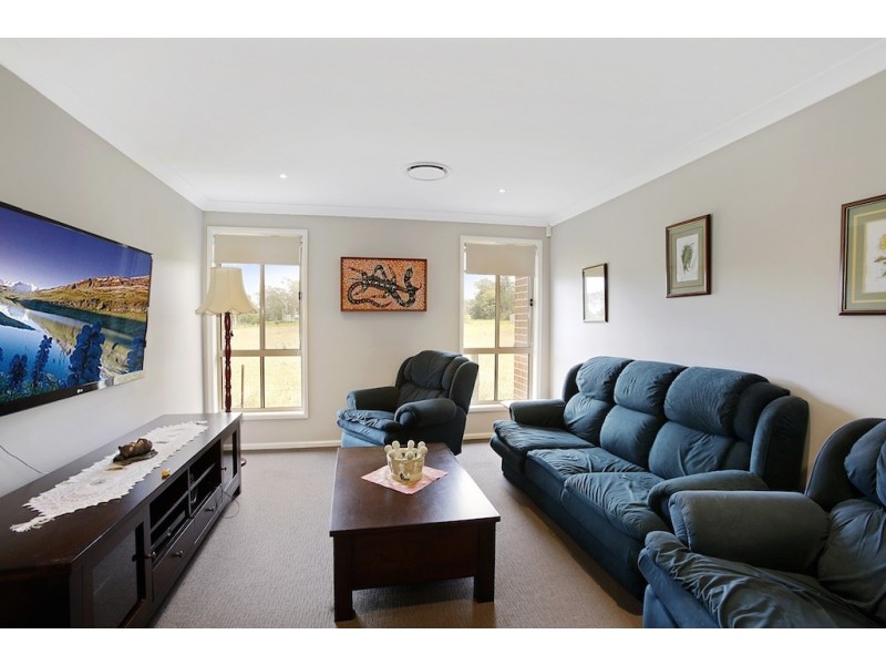 42 Moorland Rd, Tahmoor NSW 2573