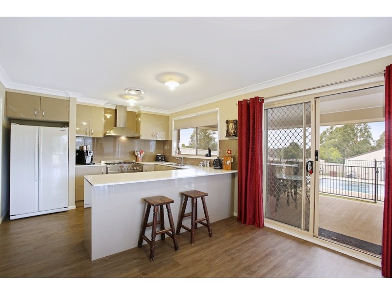 42 Moorland Rd, Tahmoor NSW 2573