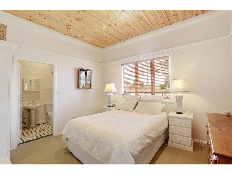 355 Argyle Street, Picton NSW 2571