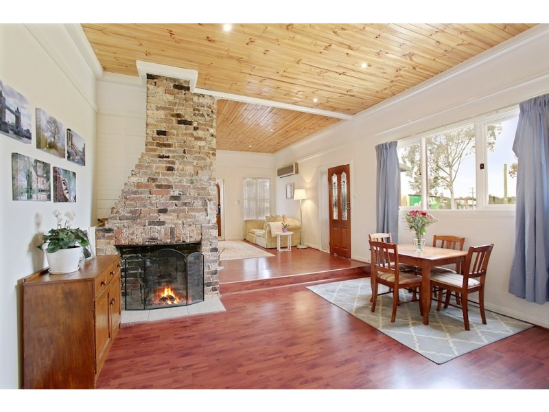 355 Argyle Street, Picton NSW 2571