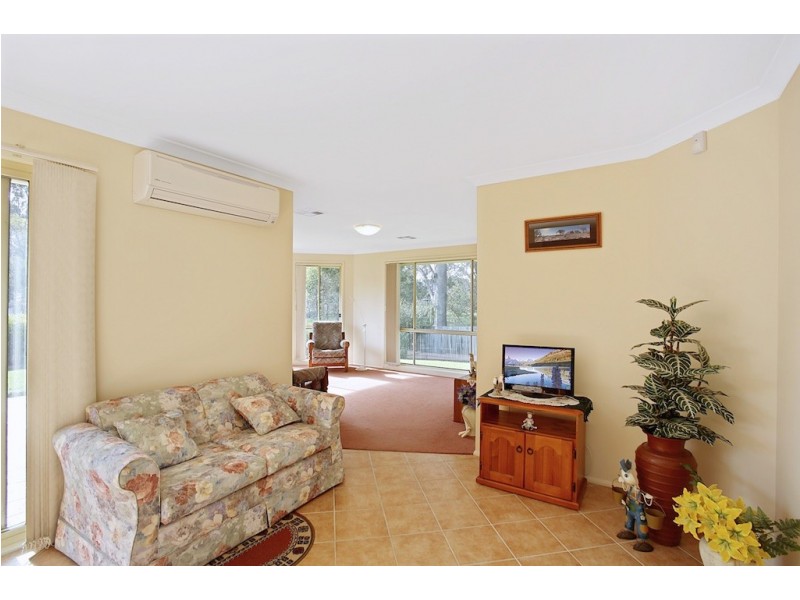 8 Stuart Place, Tahmoor NSW 2573