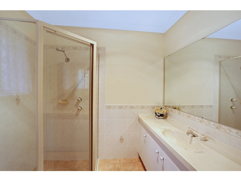 8 Stuart Place, Tahmoor NSW 2573