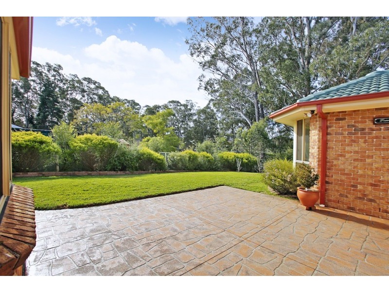 8 Stuart Place, Tahmoor NSW 2573