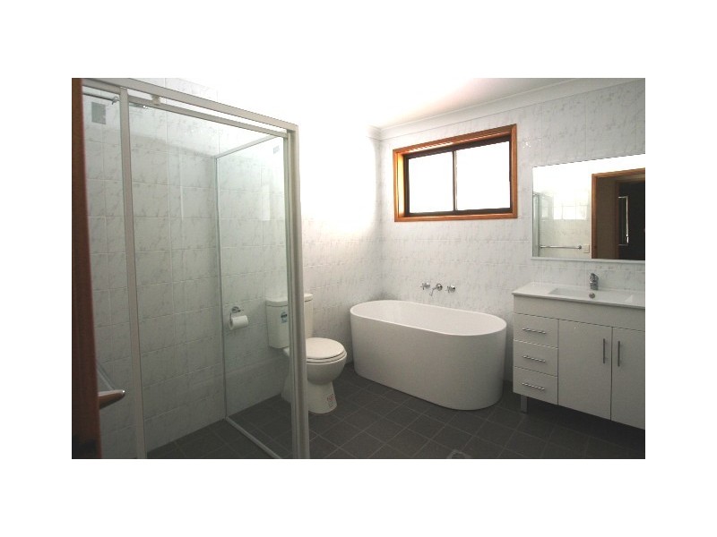 195 THIRLMERE WAY, Thirlmere NSW 2572
