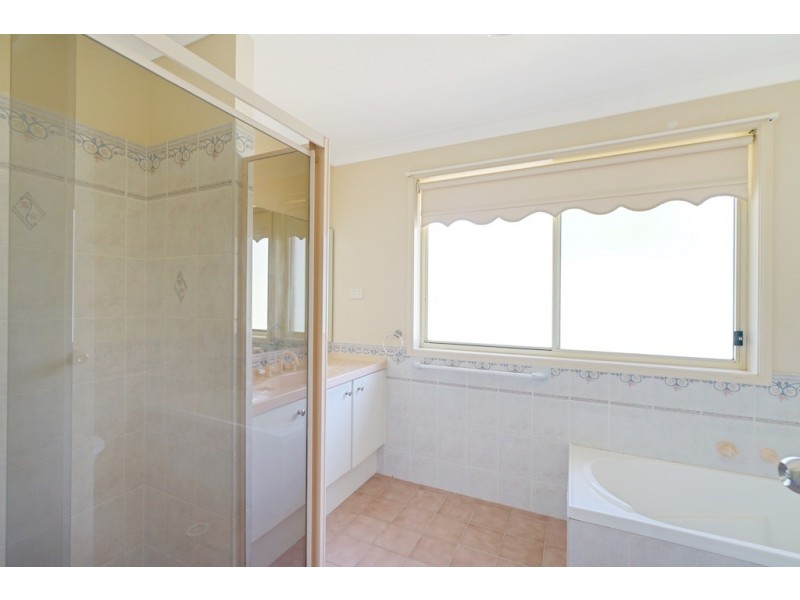 317 Thirlmere Way, Thirlmere NSW 2572