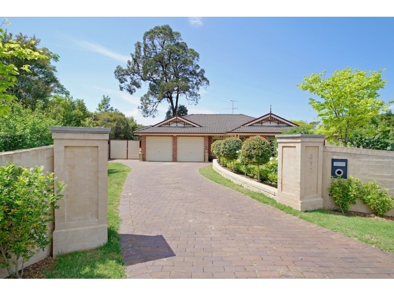 317 Thirlmere Way, Thirlmere NSW 2572