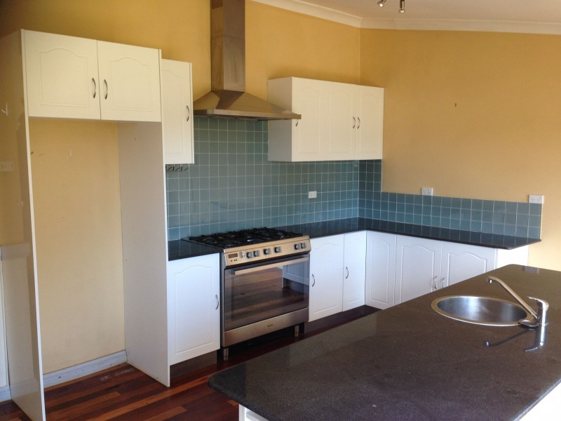 294 Argyle Street, Picton NSW 2571