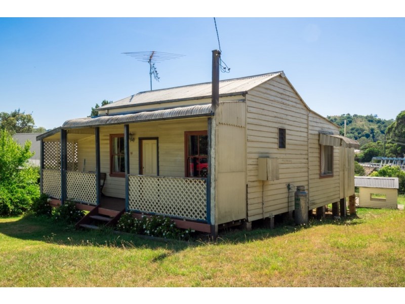 74 Lumsdaine Street, Picton NSW 2571