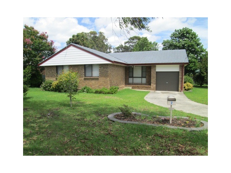 7 Milne Street, Tahmoor NSW 2573