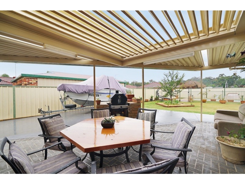 329 Thirlmere Way, Thirlmere NSW 2572