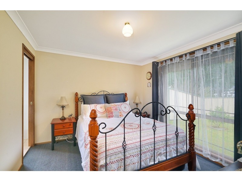 329 Thirlmere Way, Thirlmere NSW 2572