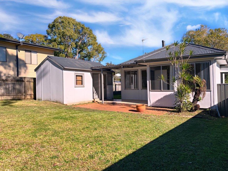 3 Matthews Parade, Point Clare NSW 2250