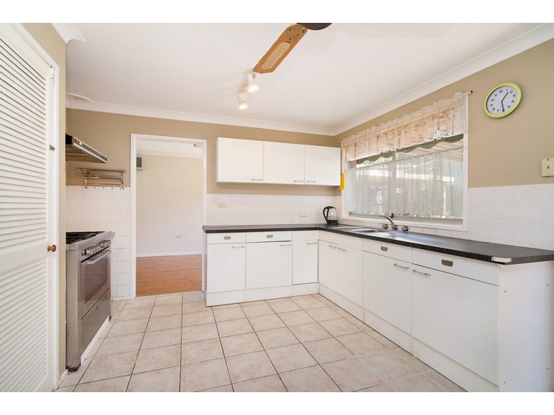 6 Neeworra Avenue, Narara NSW 2250