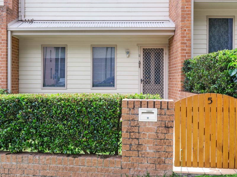 5/163 Gertrude Street, Gosford NSW 2250