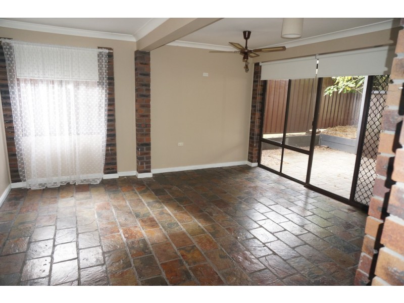 50 Audie Parade, Berkeley Vale NSW 2261