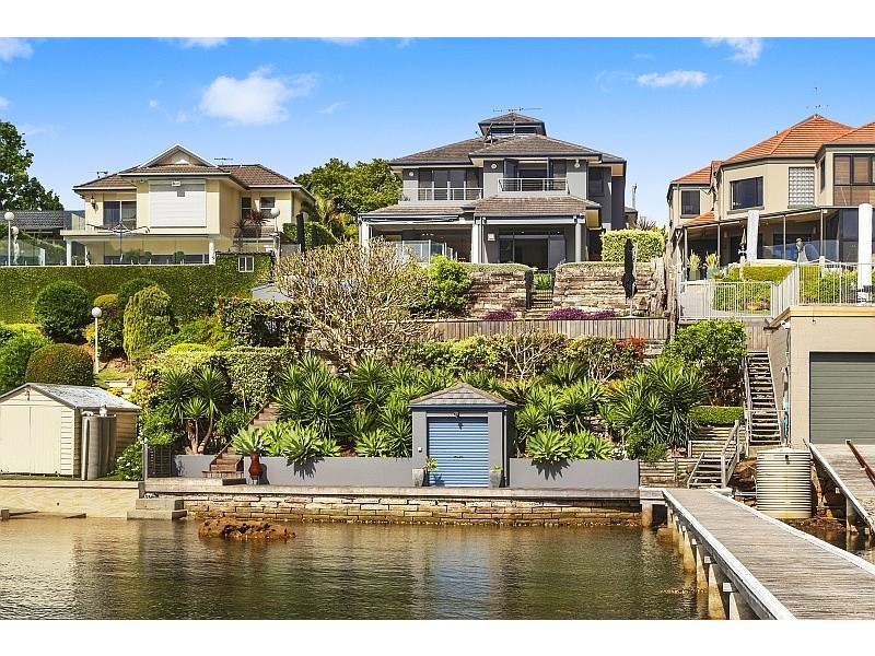 4 Eulalia Avenue, Point Frederick NSW 2250