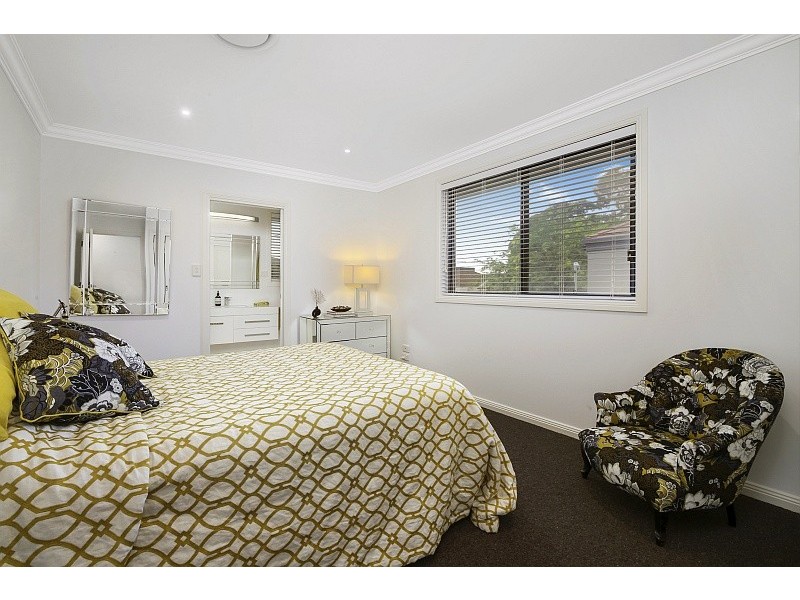 4 Eulalia Avenue, Point Frederick NSW 2250