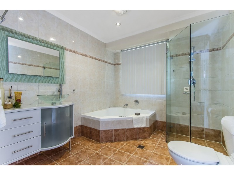 4 Blackbutt Street, Wyoming NSW 2250