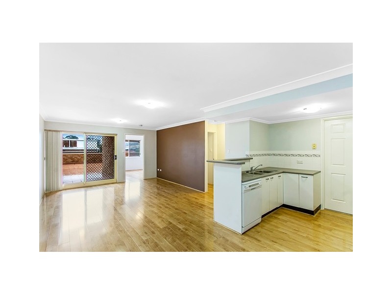 2/145 Faunce Street, Gosford NSW 2250