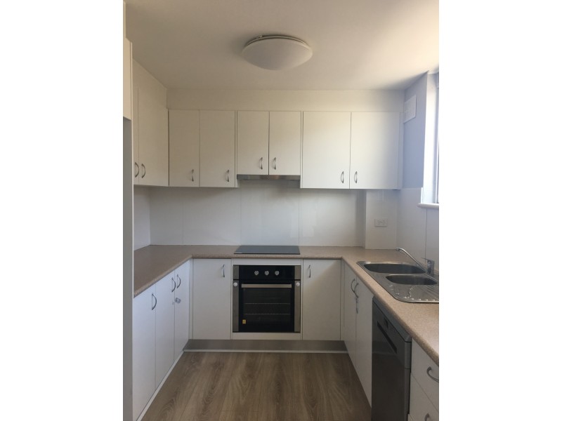 8/146 Albany Street, Point Frederick NSW 2250