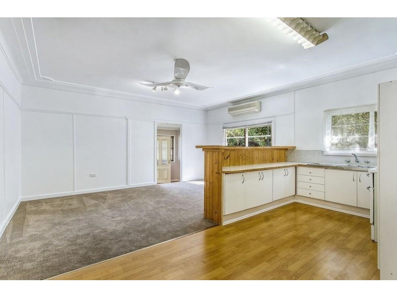 4 Thornley Street, Wyoming NSW 2250