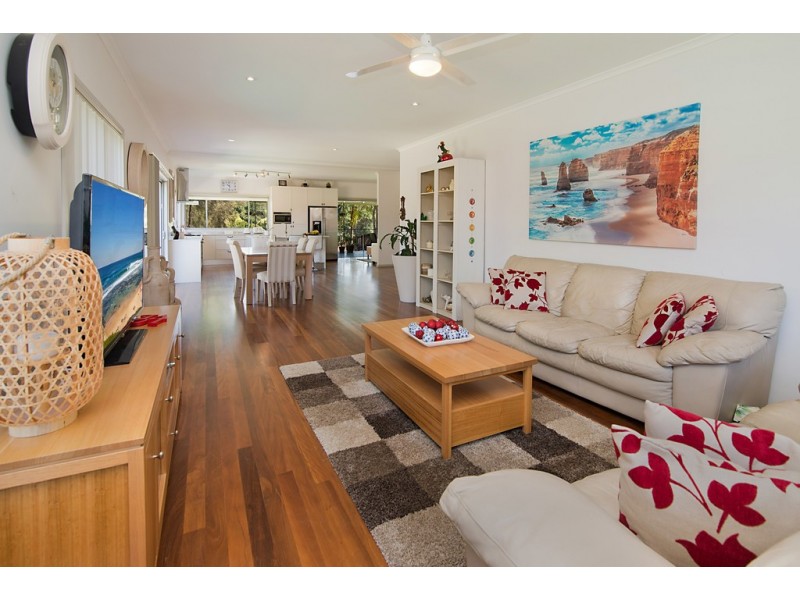 2 Caroline Street, East Gosford NSW 2250