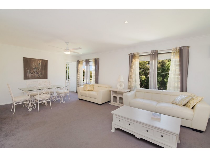 2 Caroline Street, East Gosford NSW 2250