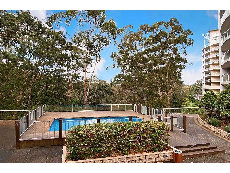 355/80 John Whiteway Drive, Gosford NSW 2250