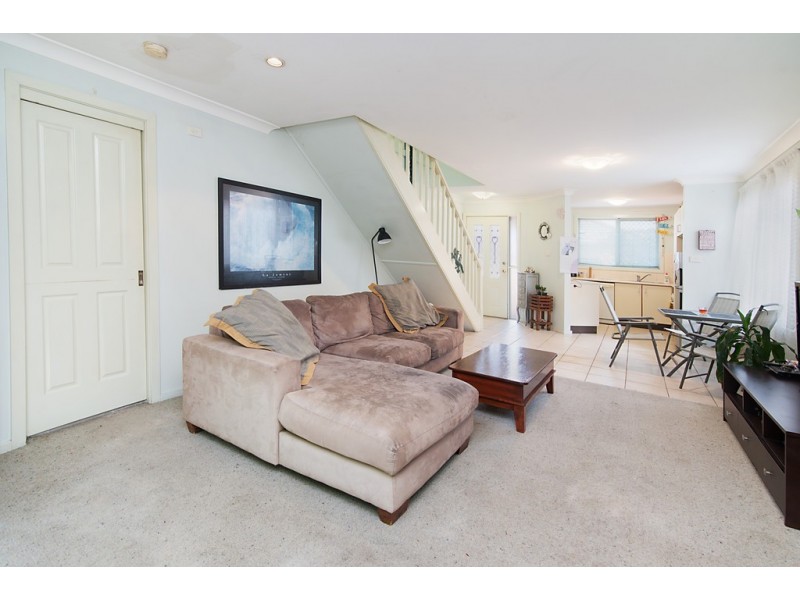 2/14 Donnison Street, West Gosford NSW 2250