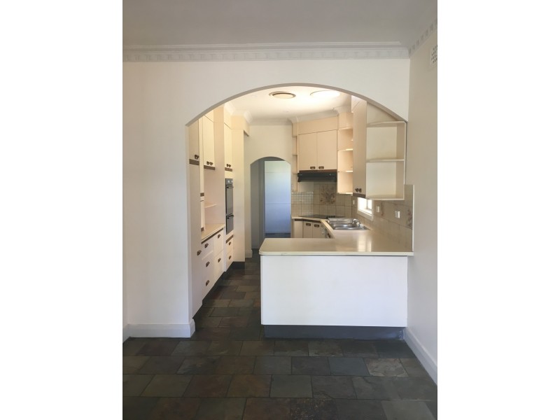 163 Albany Street, Point Frederick NSW 2250