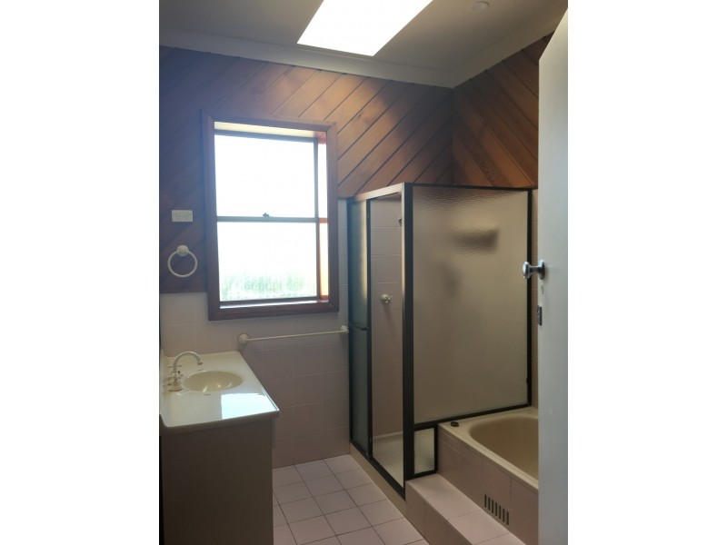 163 Albany Street, Point Frederick NSW 2250