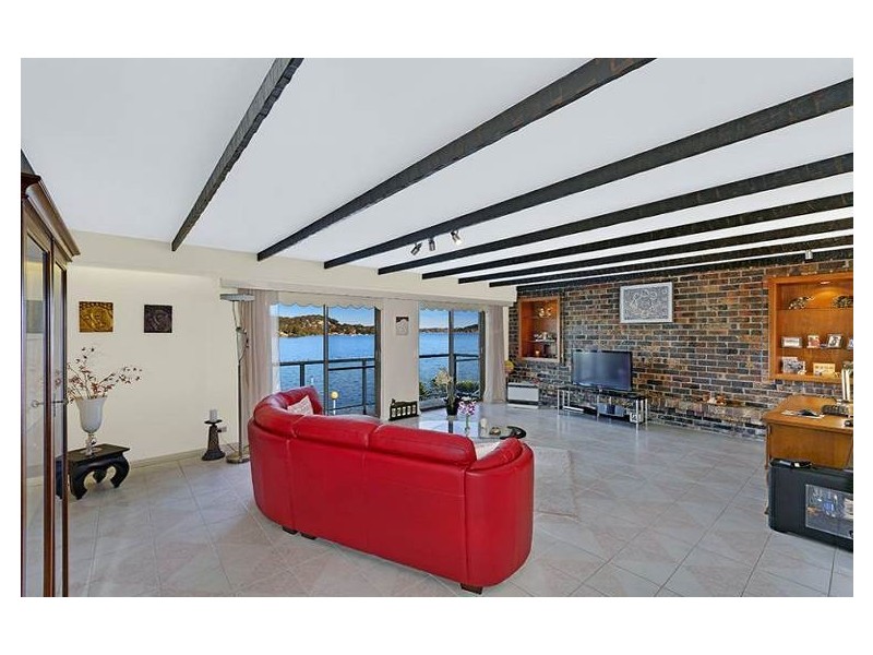 43 Caroline Street, East Gosford NSW 2250