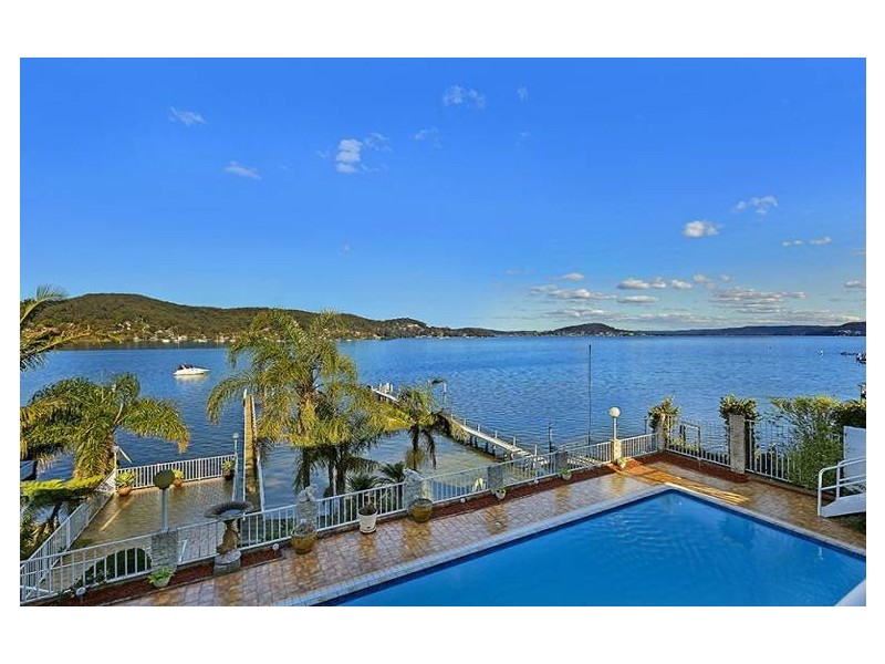 43 Caroline Street, East Gosford NSW 2250