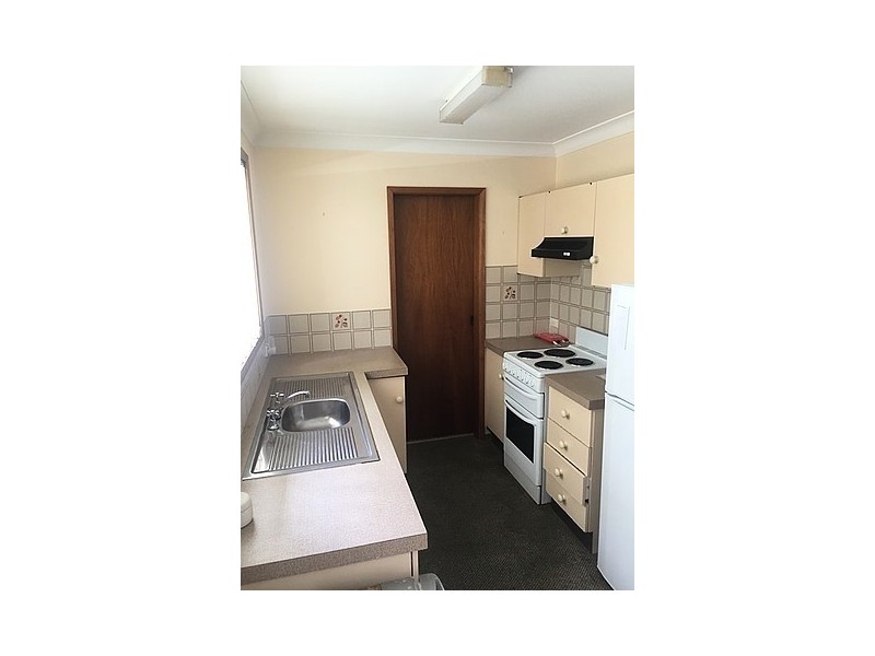 2/201 Albany Street, Point Frederick NSW 2250