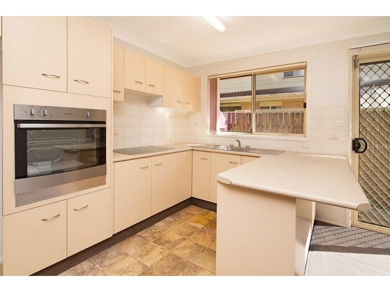 1/12 Richmond Close, Bateau Bay NSW 2261