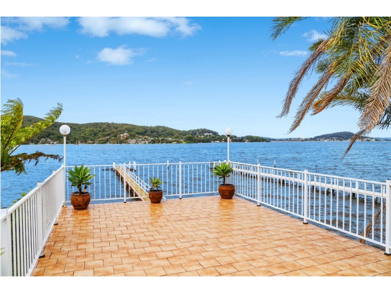 43 Caroline Street, East Gosford NSW 2250