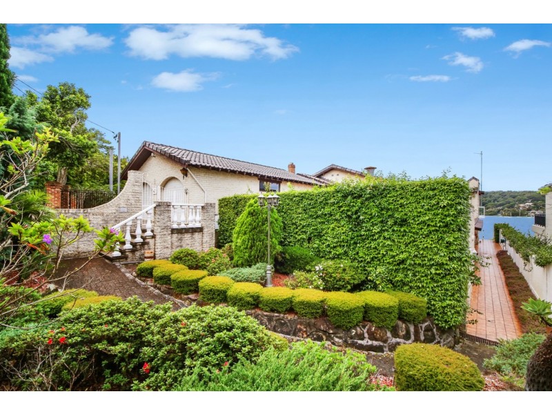 43 Caroline Street, East Gosford NSW 2250