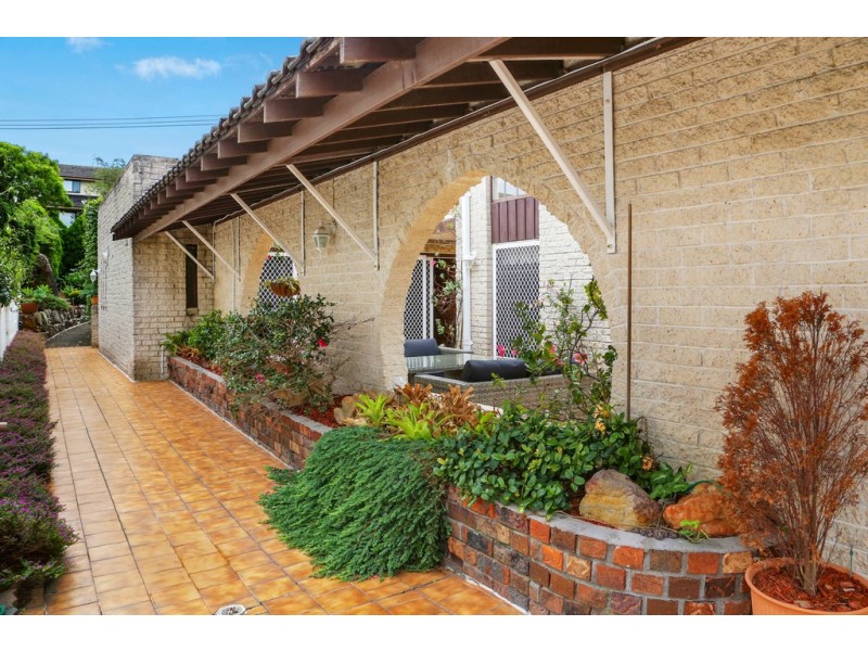 43 Caroline Street, East Gosford NSW 2250