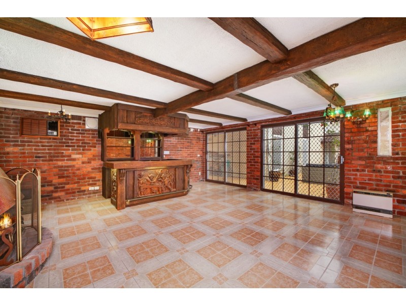 43 Caroline Street, East Gosford NSW 2250