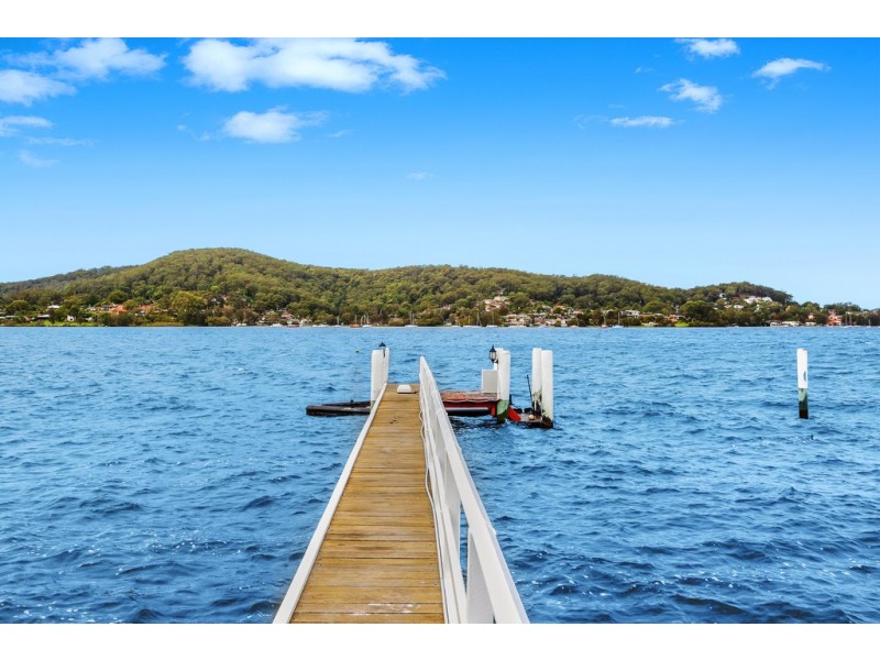 43 Caroline Street, East Gosford NSW 2250