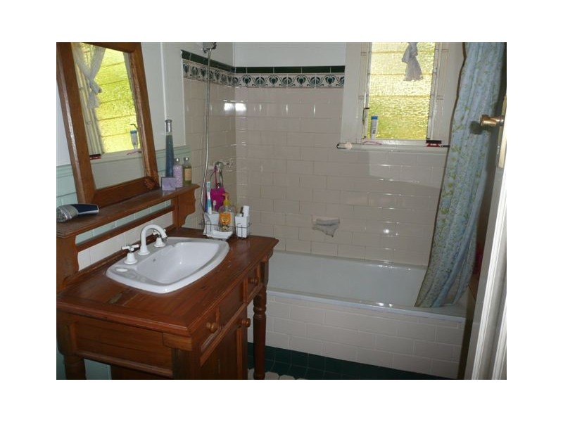 201 Gertrude Street, North Gosford NSW 2250