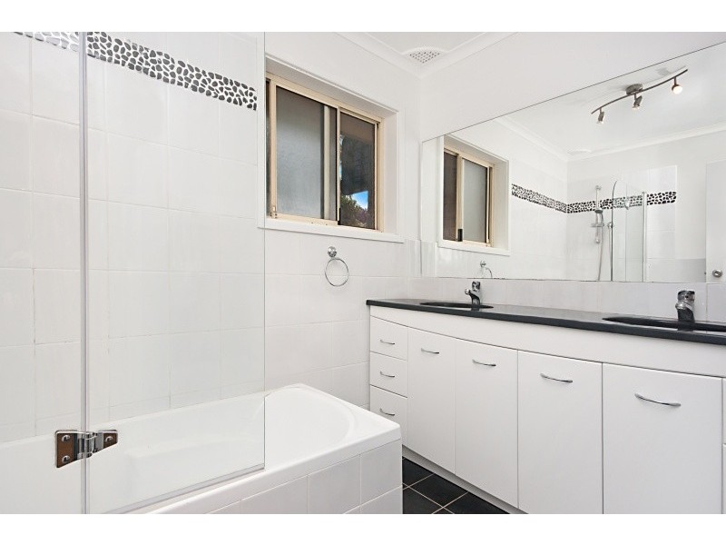 11 Elissa Crescent, Wyoming NSW 2250