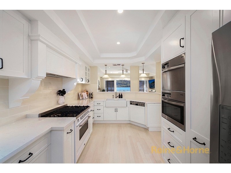 28 Albany Street, Point Frederick NSW 2250